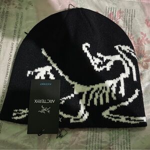 Arctery Beanie- Black w/ tags